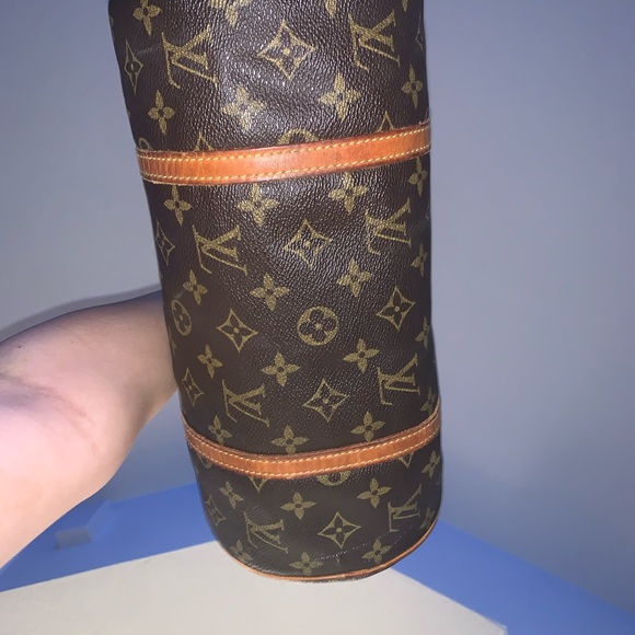 LOUIS VUITTON
Monogram Papillon 26 - Picture 7 of 14